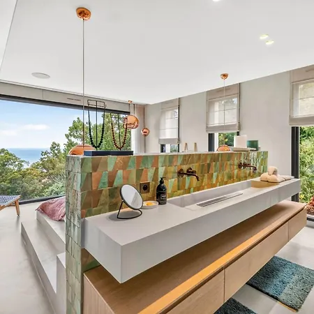 Villa Ref 2198 - Super Cannes - Luxury Modern Sea View For Rent