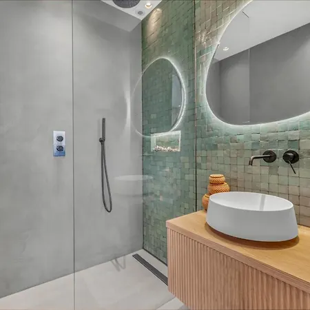 Ref 2198 - Super Cannes - Luxury Modern Sea View For Rent *